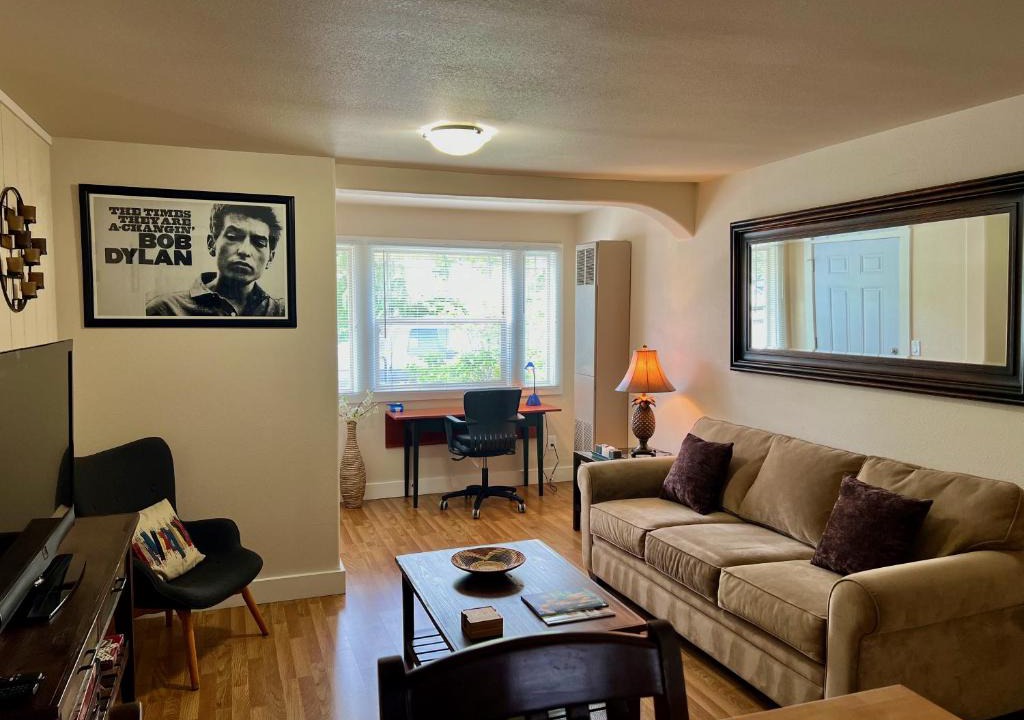 Sandpoint House | Great downtown Sandpoint location!
