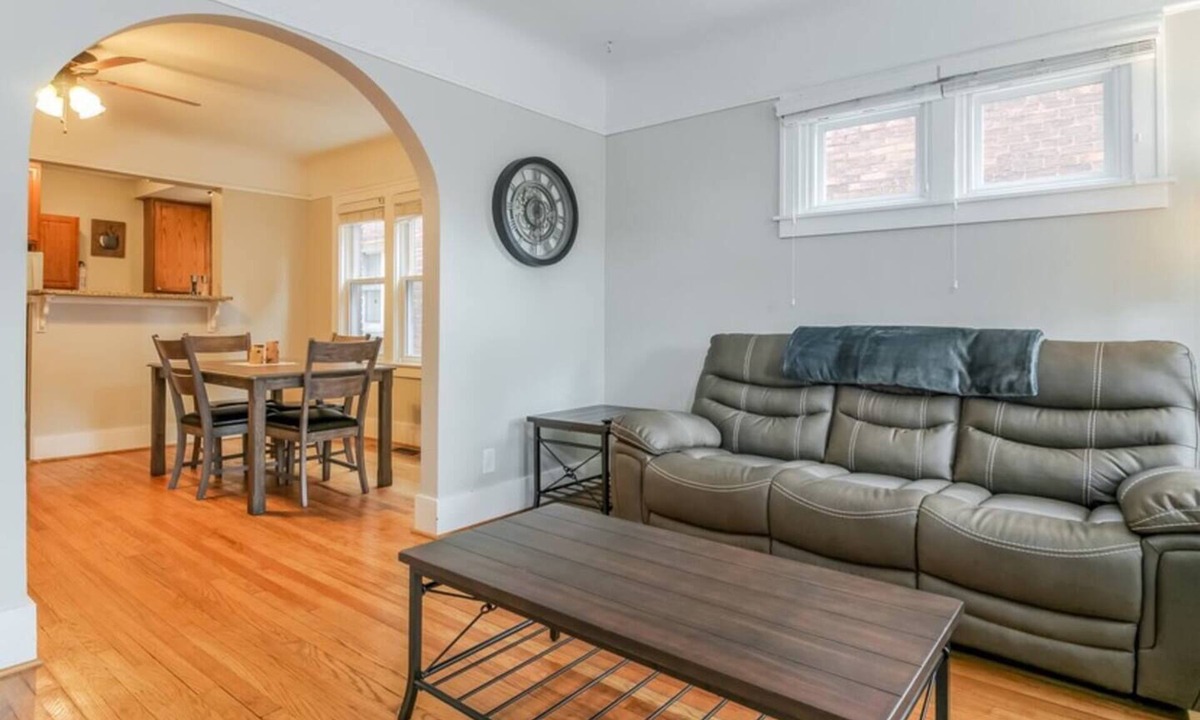 Grosse Pointe House | ★Grosse Pointe Retreat★ ★Downtown Detroit Close★