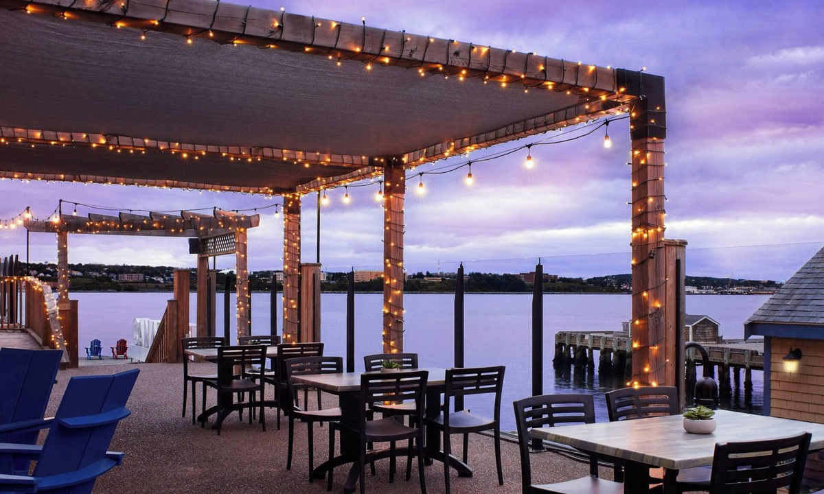 Downtown Halifax Hotel | Halifax Marriott Harbourfront Hotel