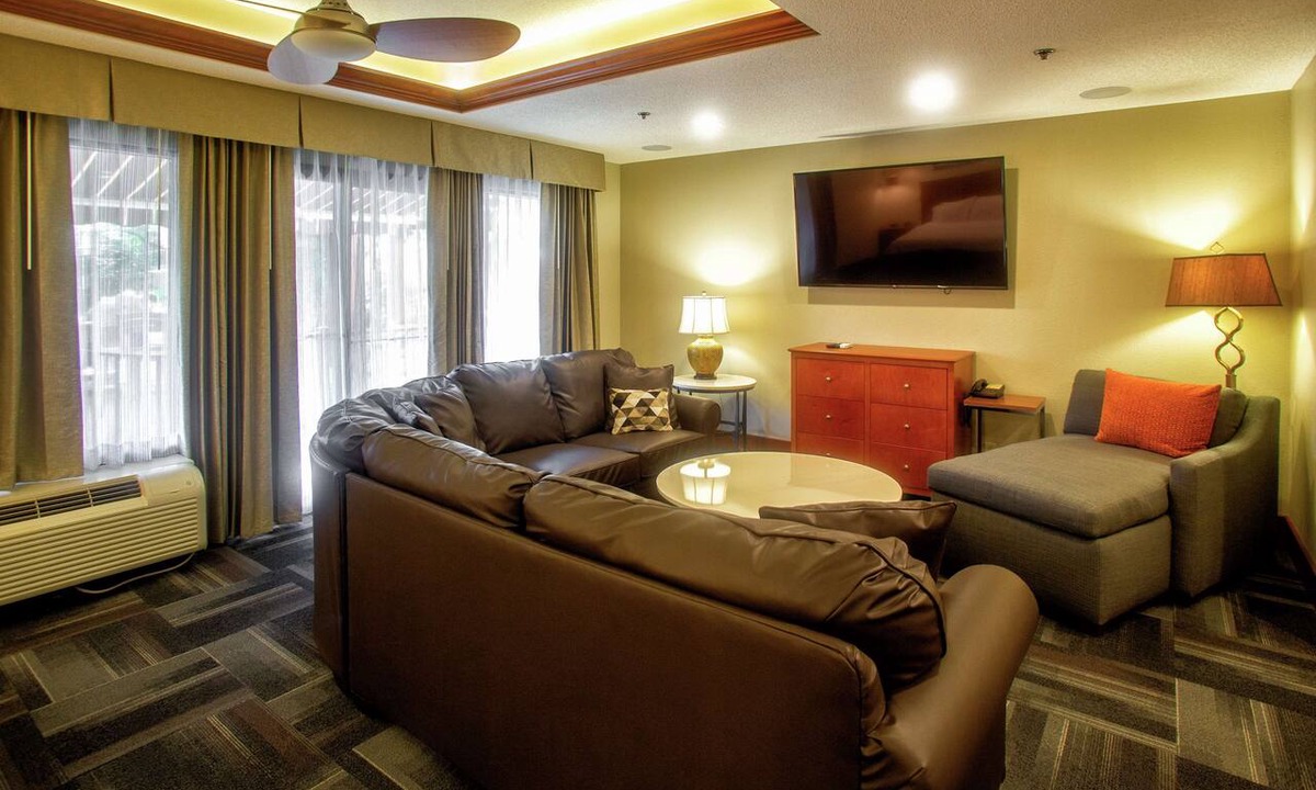 Wheeling Hotel | Hampton Inn Wheeling