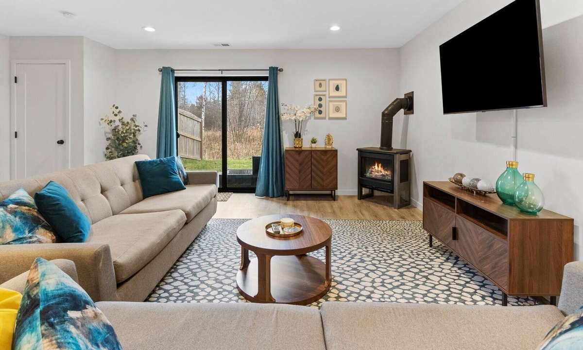 Hermantown House | Hawk's Nest | New Construction 3 Bedroom Townhome