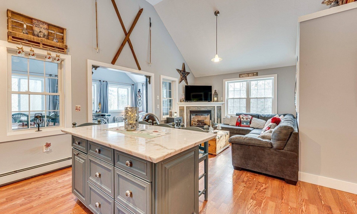 Campton House | Hidden Gem! Waterville Estates home with Views! Dog friendly!