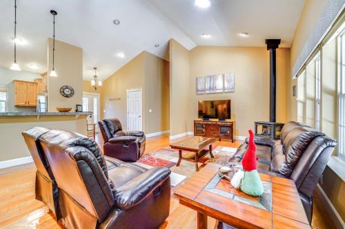 Graeagle House | Hike + Explore: Graeagle Getaway w/Furnished Deck
