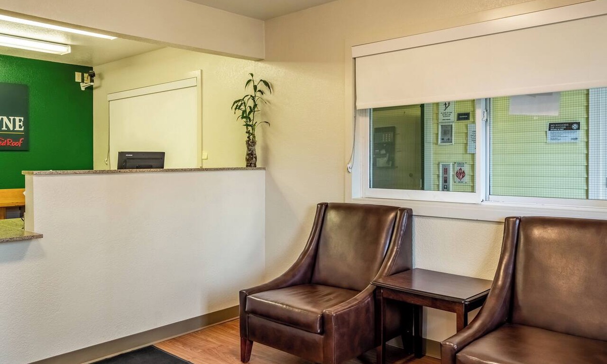 Springfield Hotel | HomeTowne Studios By Red Roof Eugene - Springfield