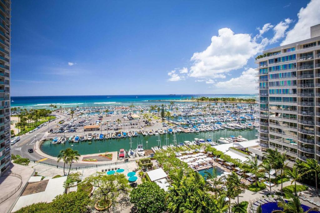 Waikiki House | Ilikai 1110