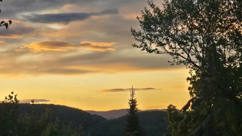 Val David Ski Chalet | La Romane Heated Pool, Hot Tub, Billiards & Fire