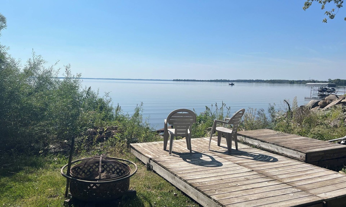 Lake Koshkonong Cottage | Lakefront Access Cottage on Lake Koshkonong