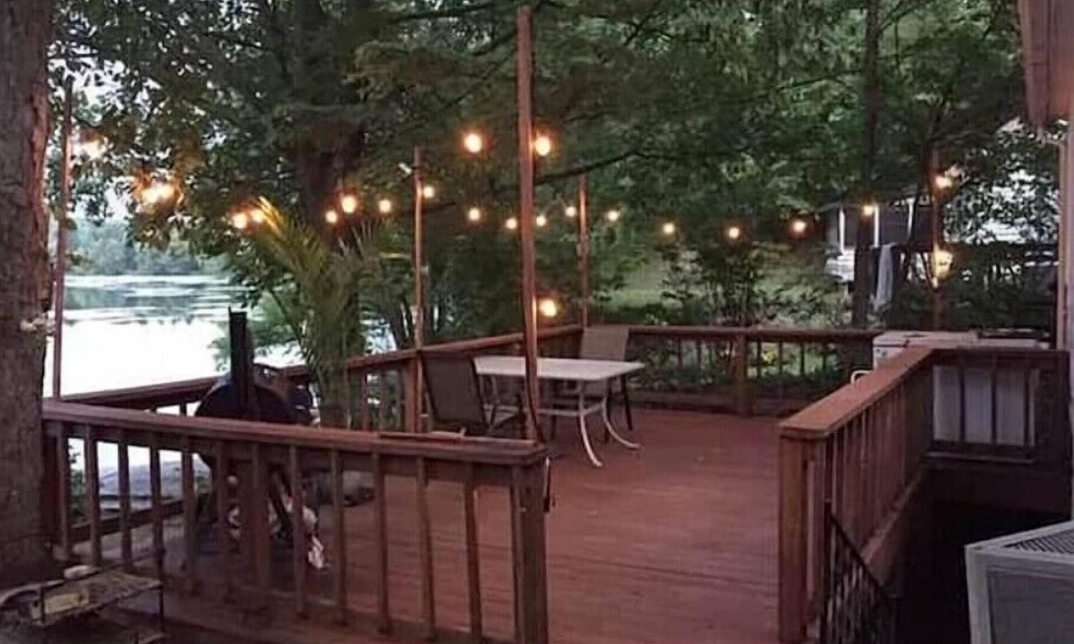 Pine Plains House | Lakefront Designer House in Pine Plains, NY.
