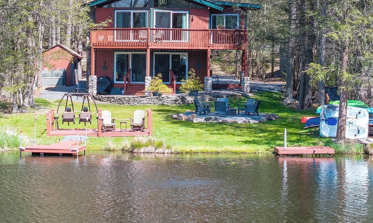 Hamlin House | Lakefront/Kayaks/Firepit/nThe Hideout