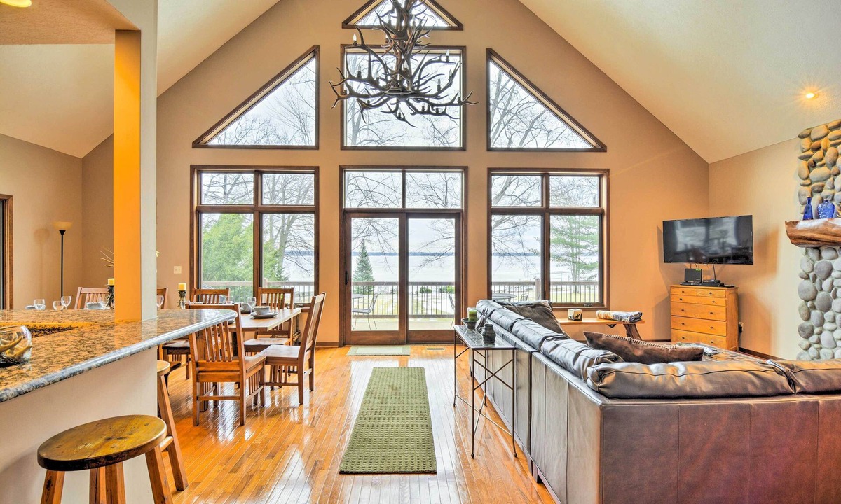 Higgins Lake House | Lakefront Roscommon Home w/Game Room & Dock!