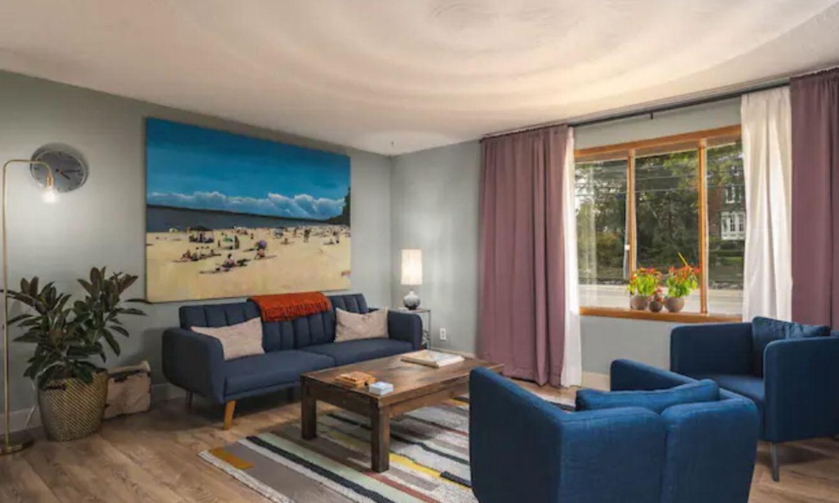 Bloomfield House | Large Home