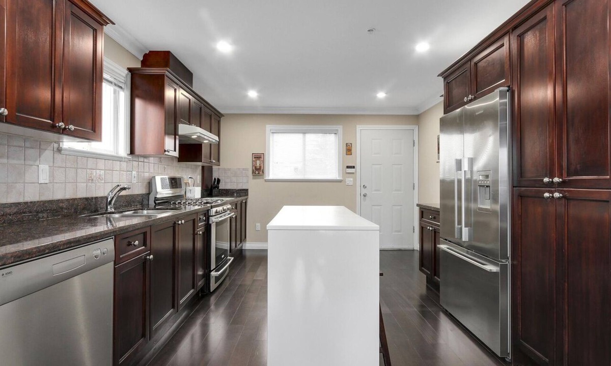 Knight House | Last Minute 3bd/2bath Great Location!