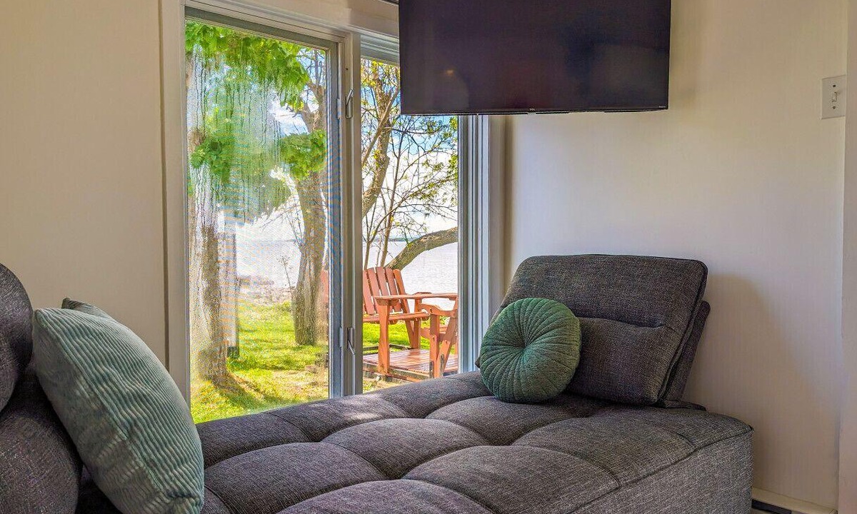 Cap-Saint-Ignace Ski Chalet | Les Chalets Bleus - by the river's banks - Cottage 2
