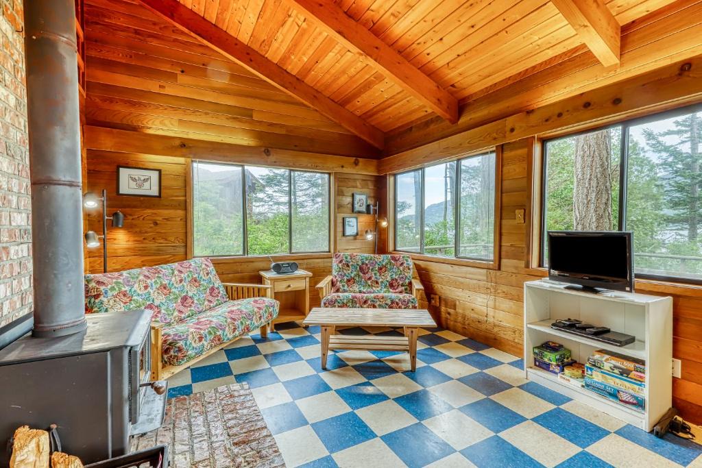 Eastsound House | Lohman Lookout