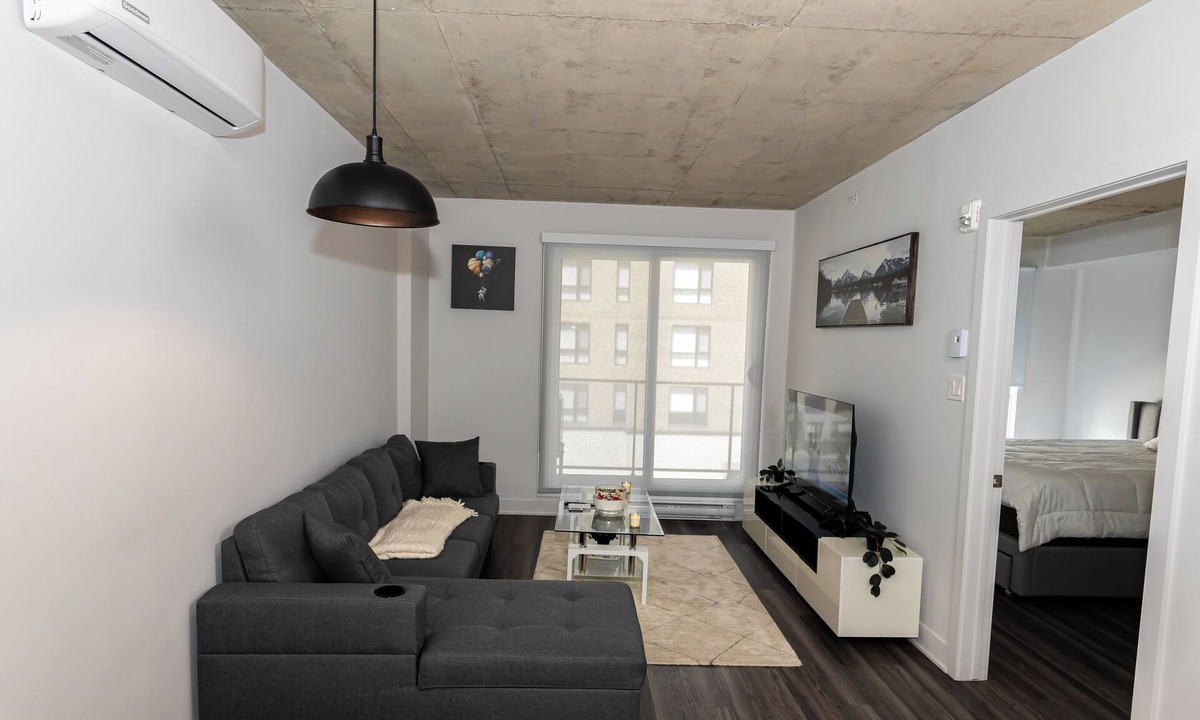 Mascouche Apartment | Lowkey Corner