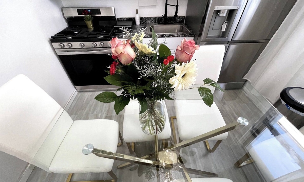 Southeast Yonkers Apartment | Luxe spacious 4bedroom in the heart Yonkers