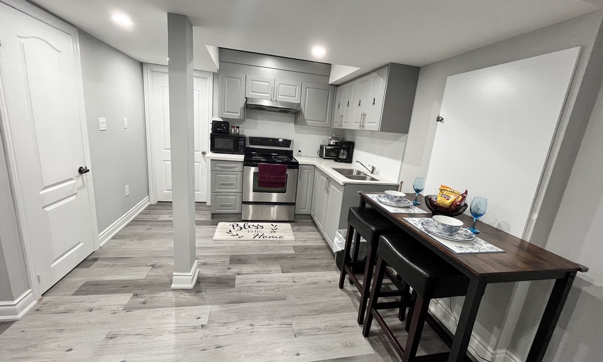 Mount Pleasant Apartment | Luxury 2 bedroom 2 full baths rooms