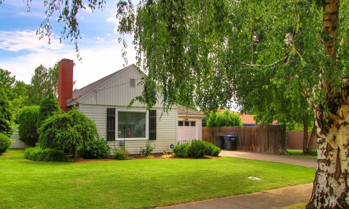 Walla Walla House | Maple Place is Back!