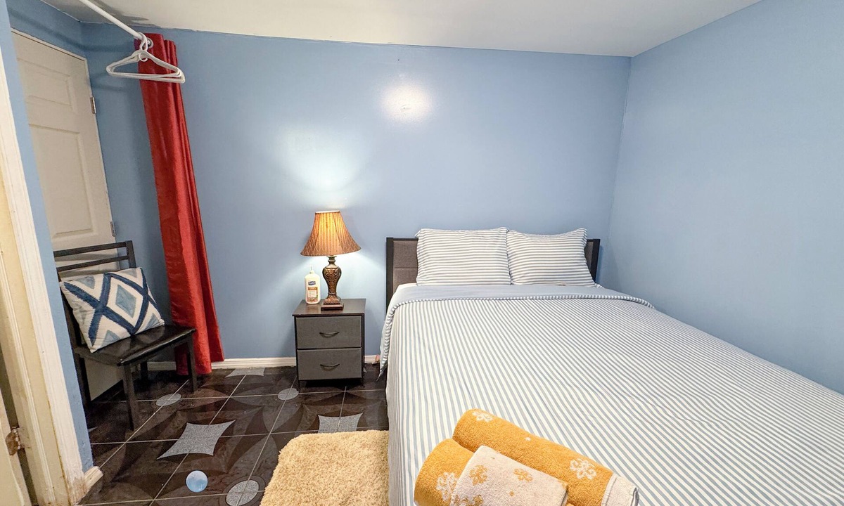 Far Rockaway Apartment | MASTER SUITE Studio- Private Entrance and Bathroom