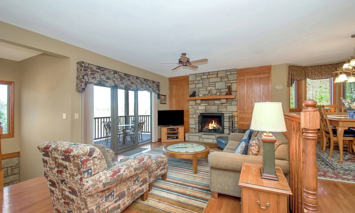 Blowing Rock Condo | Mitchell 2 | Fireplace, Restaurant, Pool, Spa