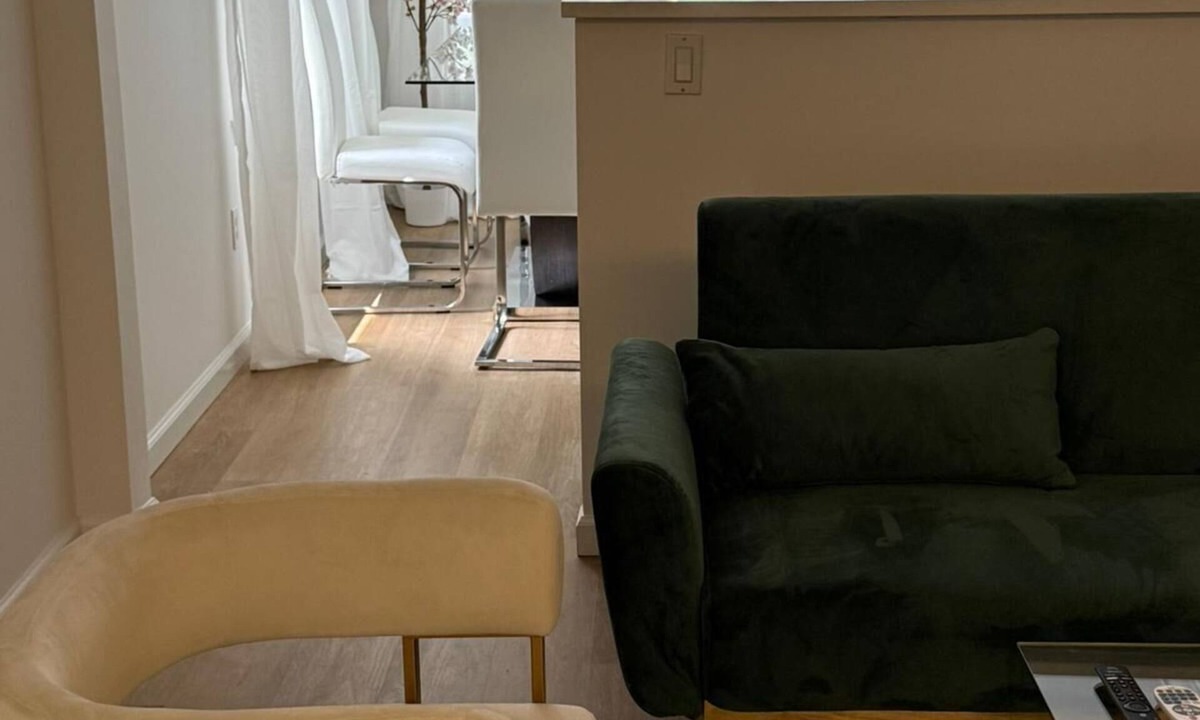 White Plains House | Modern 1BR Apt/Free Parking/Near NYC
