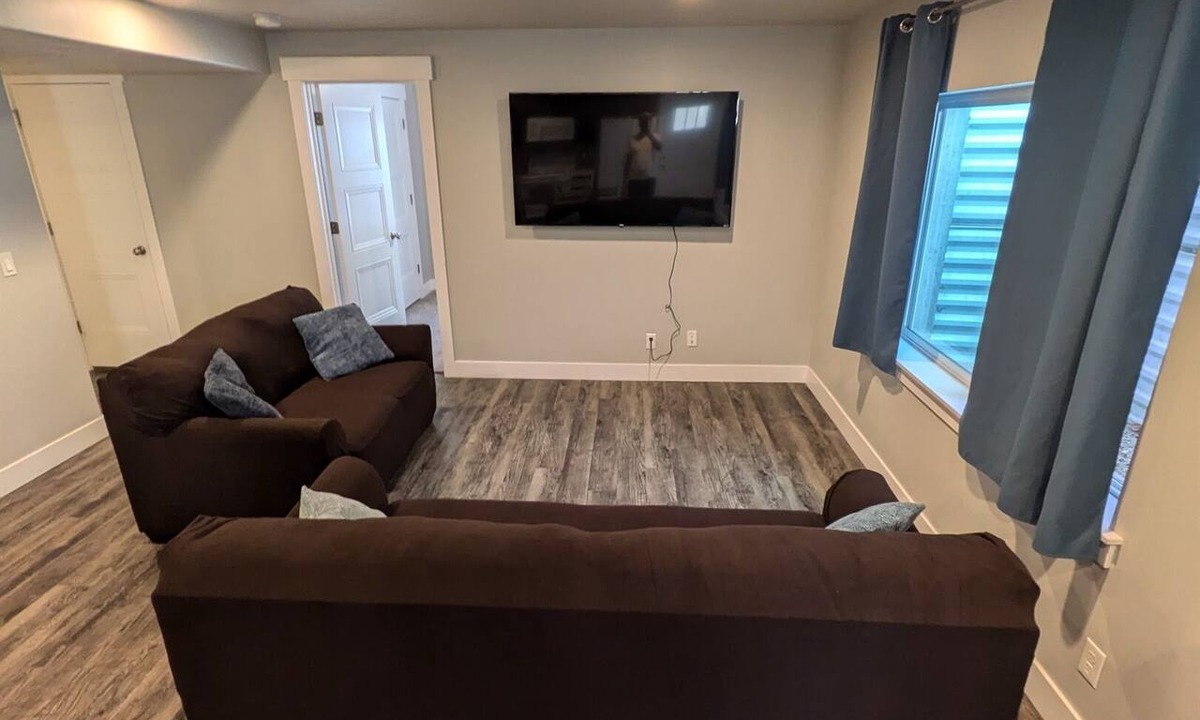 American Fork Apartment | Modern 1BR by Silicon Slopes – Workspace & 65” TV