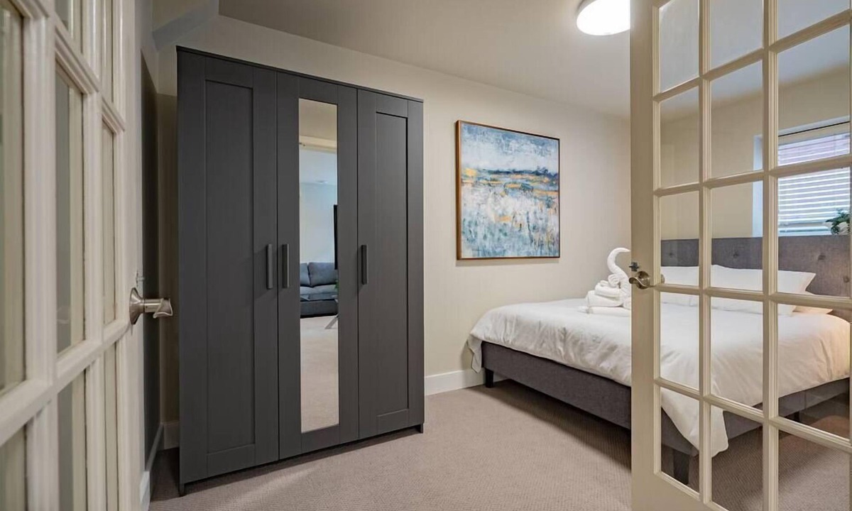Lynn Valley House | Modern 2Bed Unit in Lynn Valley
