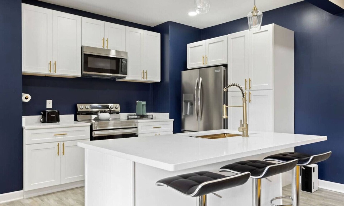 Indianapolis Cottage | Modern Comfort Downtown Indy Stylish 3BR Getaway