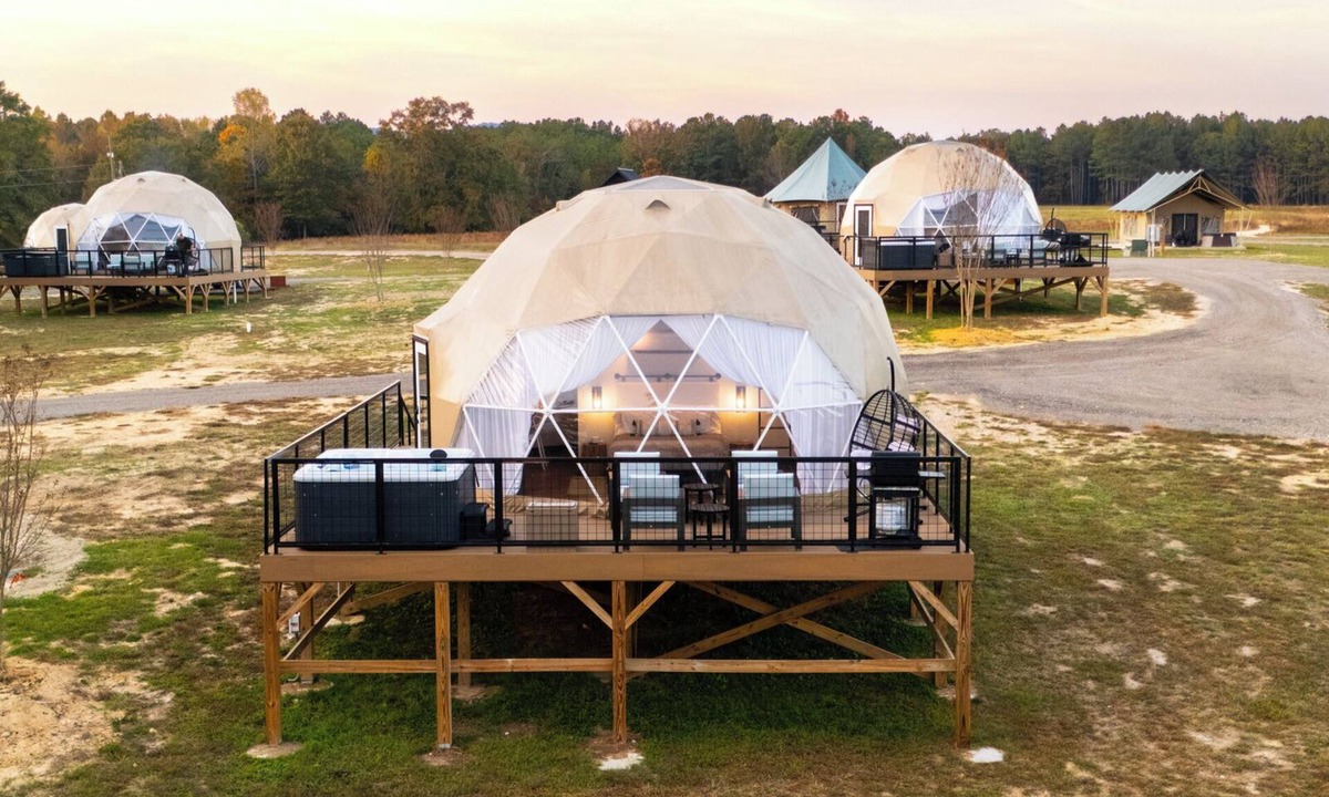 Cedar Bluff Resort | Modern Geodesic Dome: Hot Tub & Lake Views