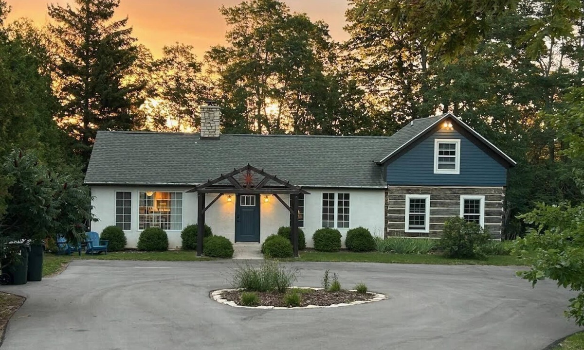Fish Creek House | Modernized Classic Log Home Close to Shopping and Sunset Walks