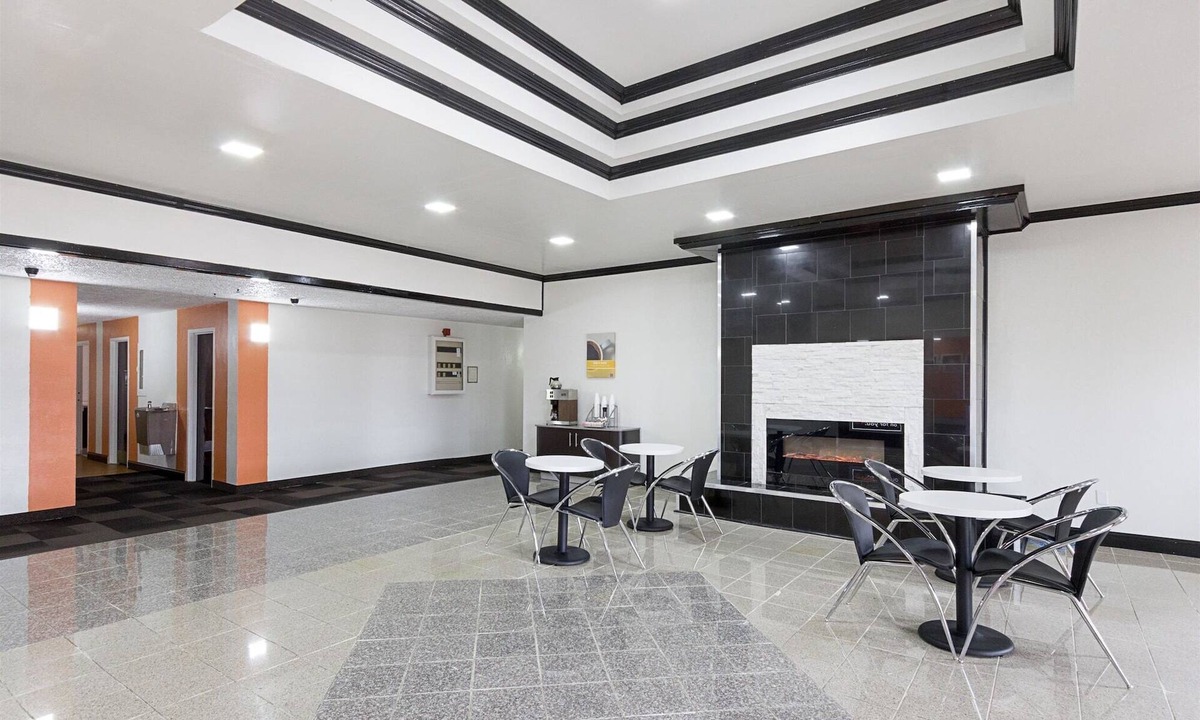 Sidney Hotel | Motel 6 Sidney, OH