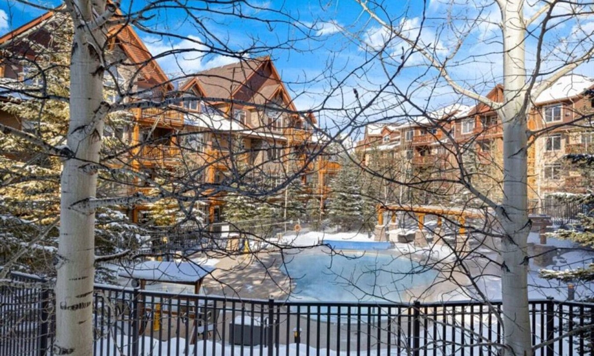Canmore Condo | Mountain Getaway | Outdoor Pool, Hot Tub & Sauna