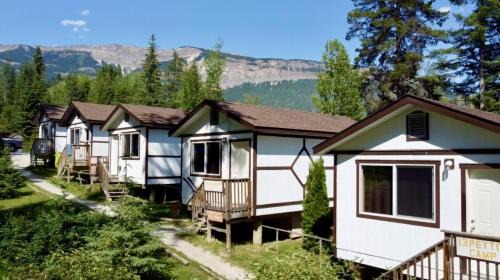 Golden Cabin | Mountain View Cabins