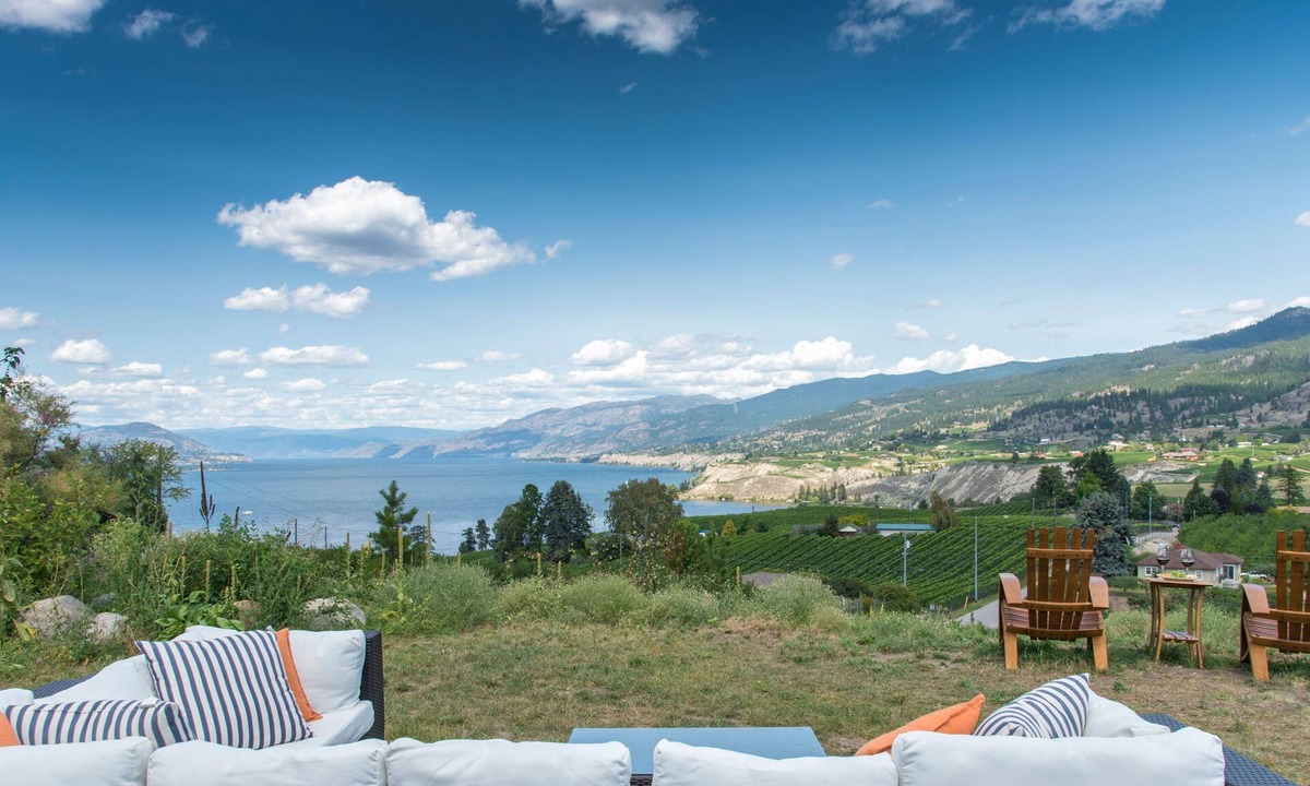 Okanagan-Similkameen Bed & Breakfast | Munson Mountain Estates