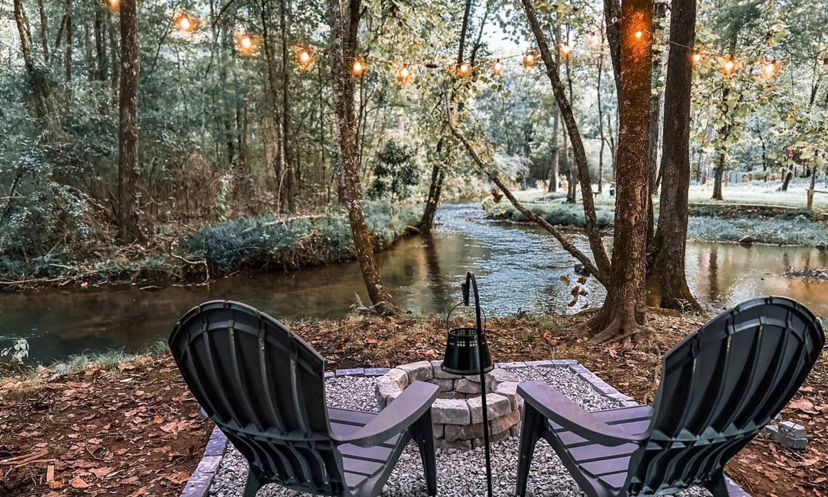 Cave Spring Cabin | Nature's Cedar Creek Getaway