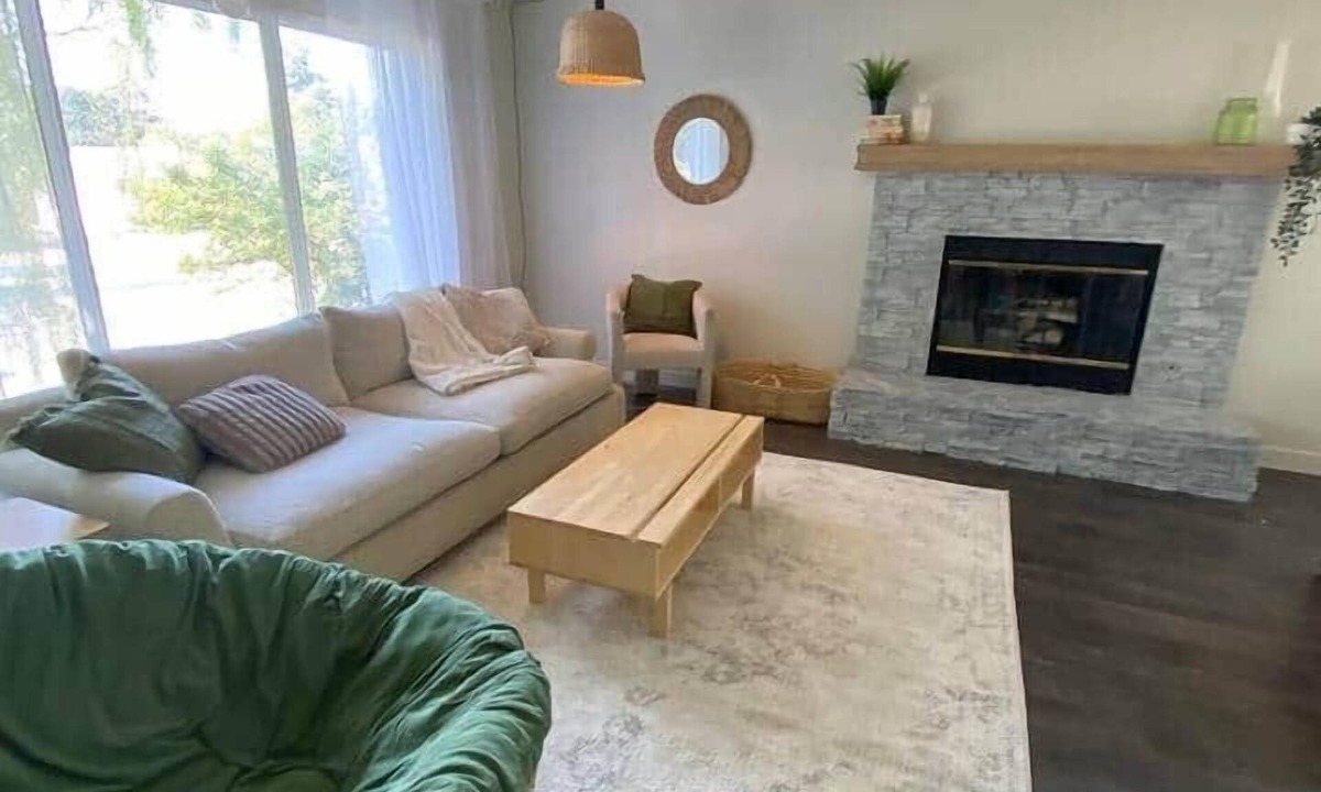 Red Deer House | New! Spacious Bright Home in GREAT Location
