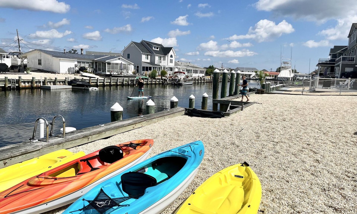 Forked River House | NEW WATERFRONT LISTING Peaceful dockside cottage | off-season tranquility