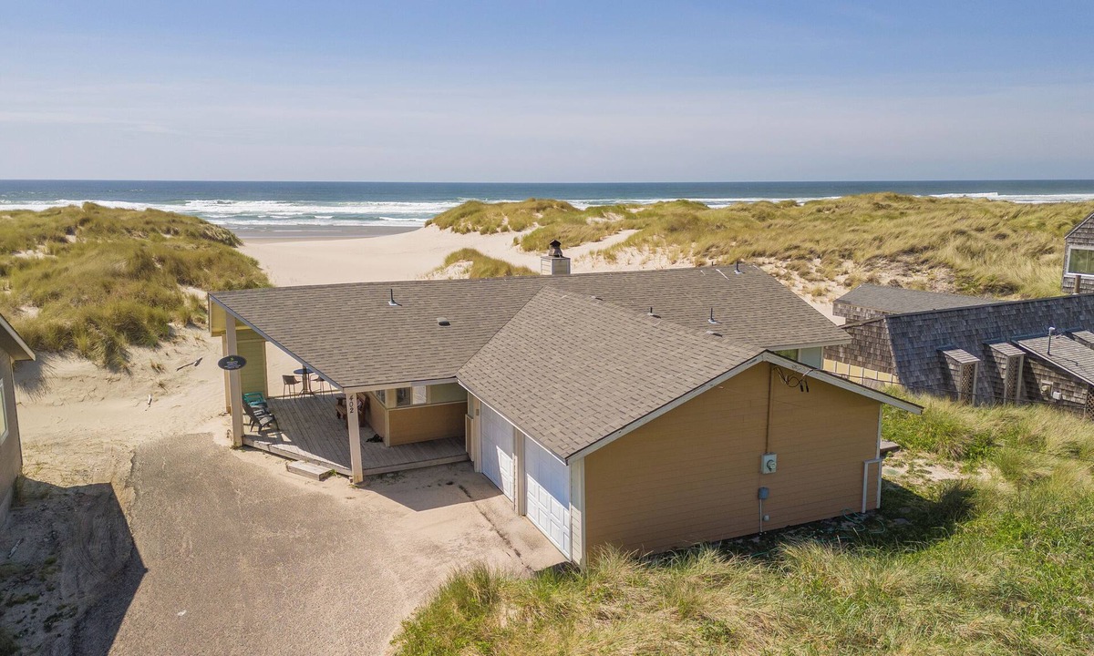 Bayshore House | Oceanfront Bayshore Escape w/Hot Tub & Bay Views