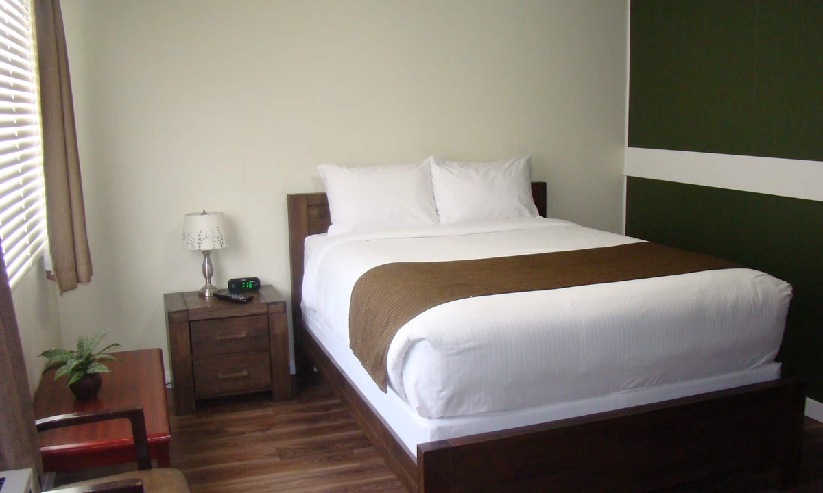 Coleman Hotel | Paddock Inn