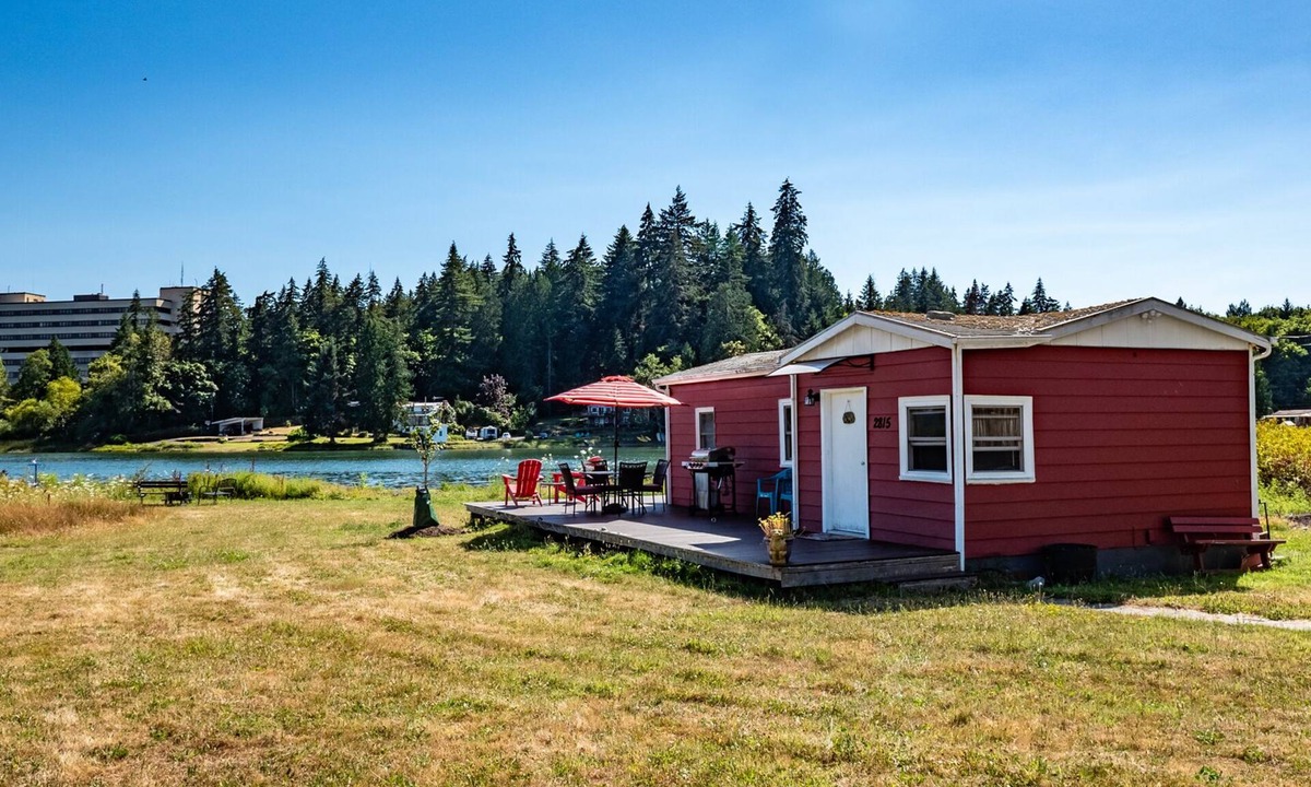 Erlands Point-Kitsap Lake Cottage | Peaceful Beachfront Cottage - Large Deck & Fire Pit - Gorgeous Views & Wildlife