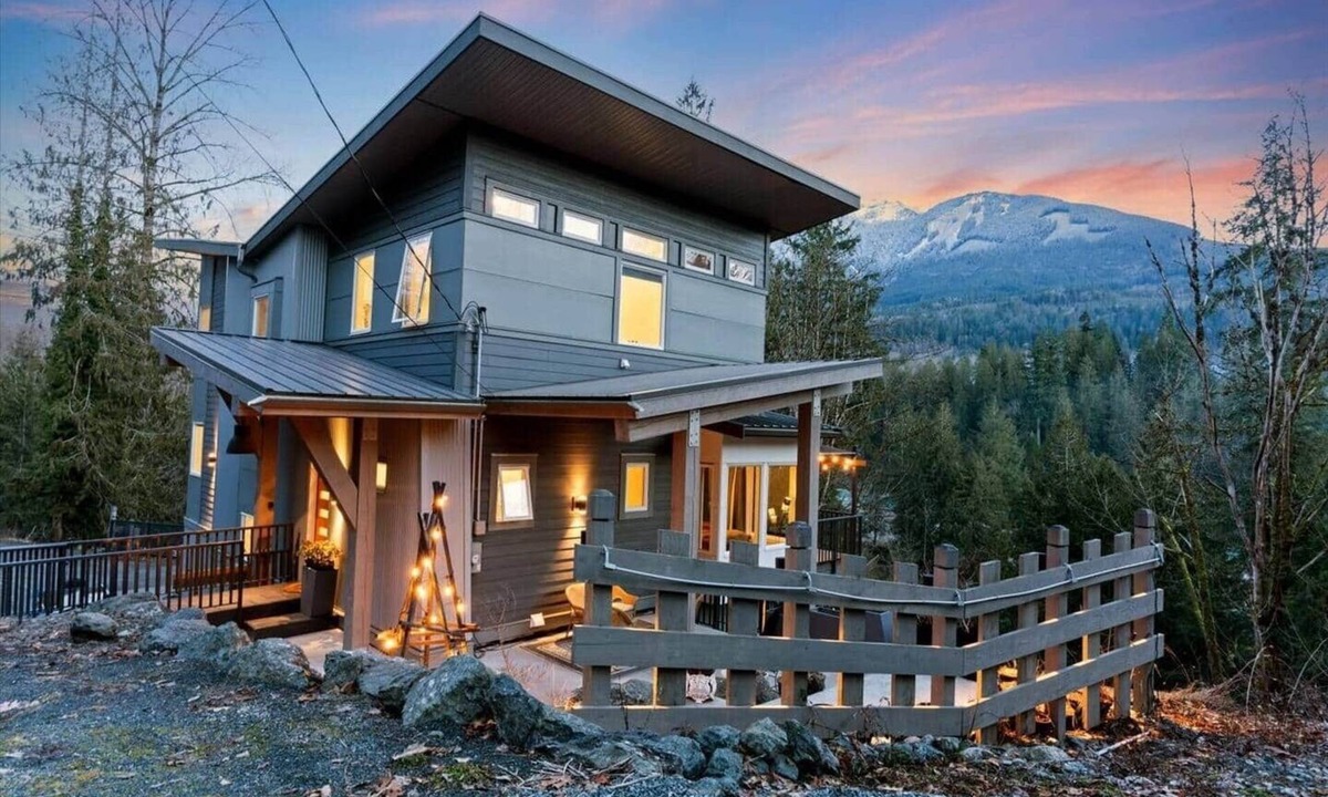 Sardis House | Peaceful River Guest Suite - Forests - Mountains -