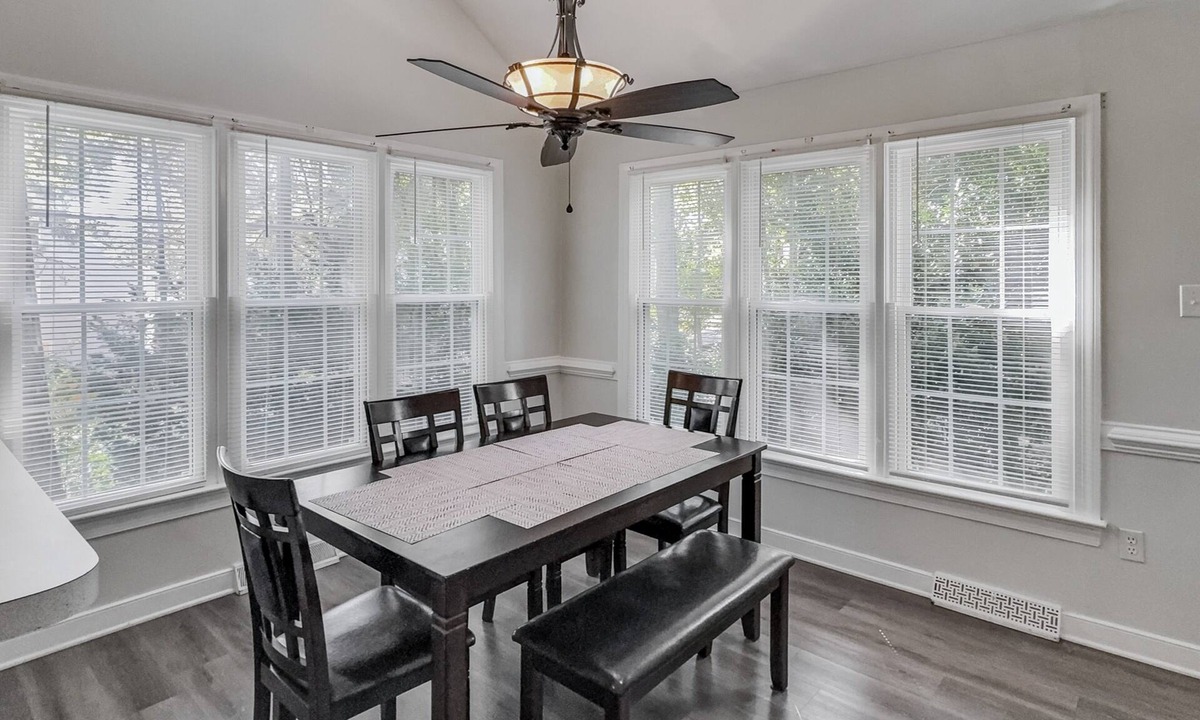 Midlothian House | Perfect for Extended Stays! Fenced Yard, Pets Welcome!