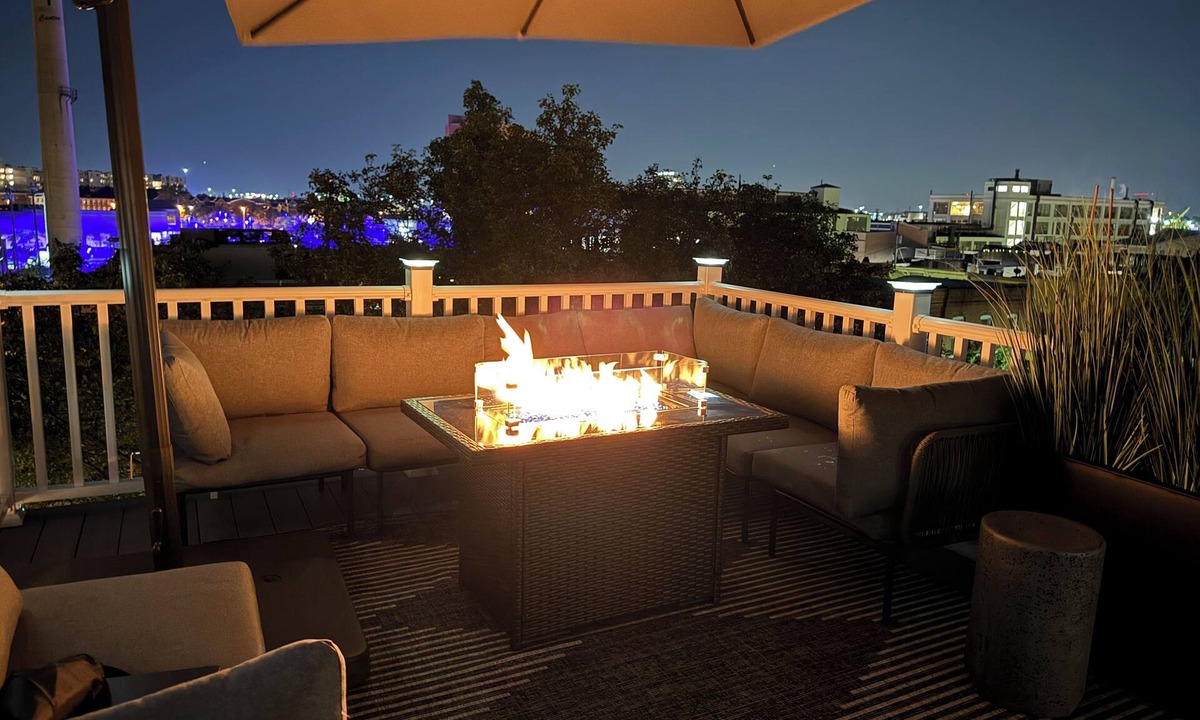 Canton House | Perfect Group getaway, 4BR/3BA, Rooftop & Theater in walkable Canton