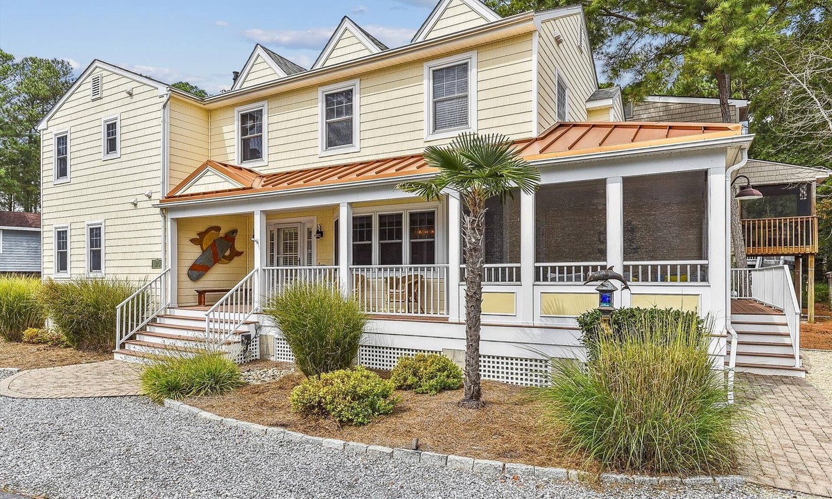 Cat Hill House | Pet Friendly 5 Bedroom Bayside Home in Bethany Beach!