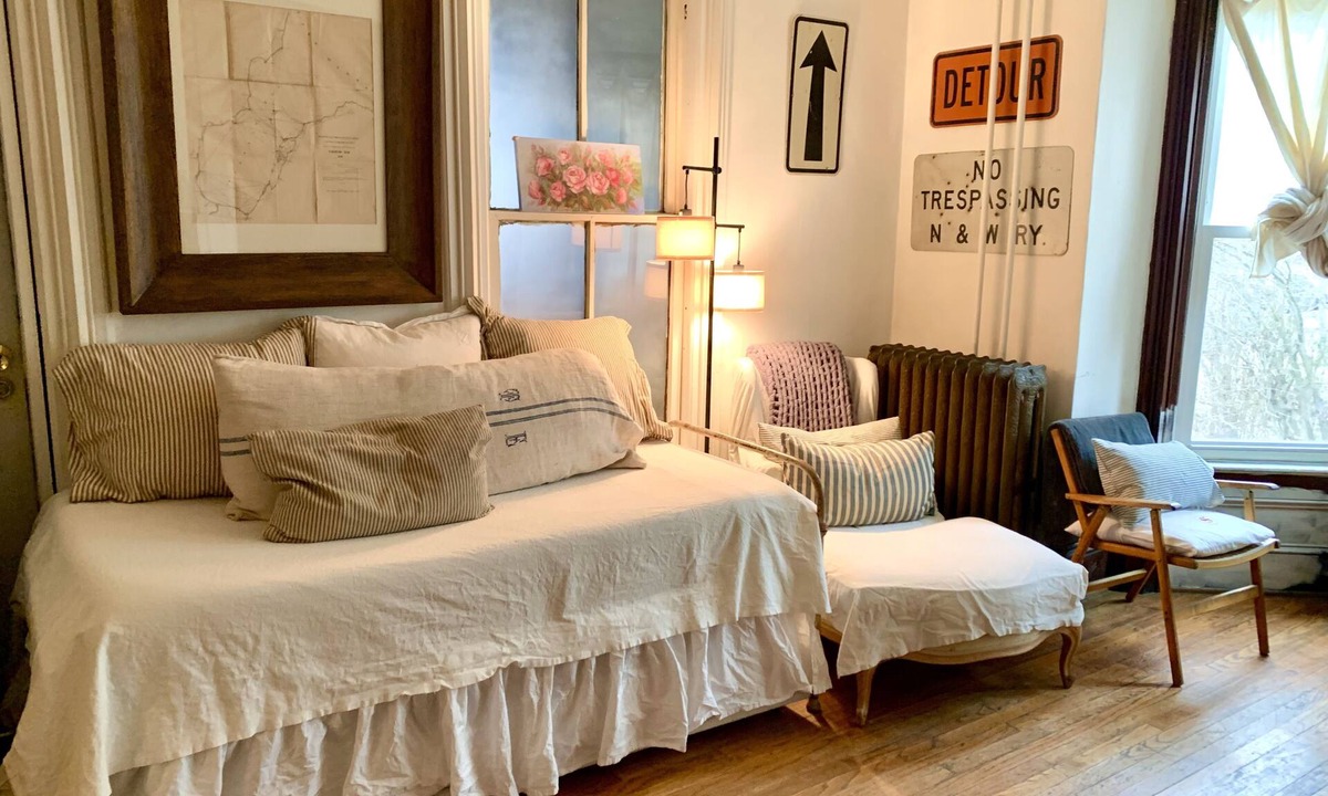 Ithaca Apartment | Pet Friendly Apt, Perfect Downtown Location, Walk To Cornell and IC & Everywhere