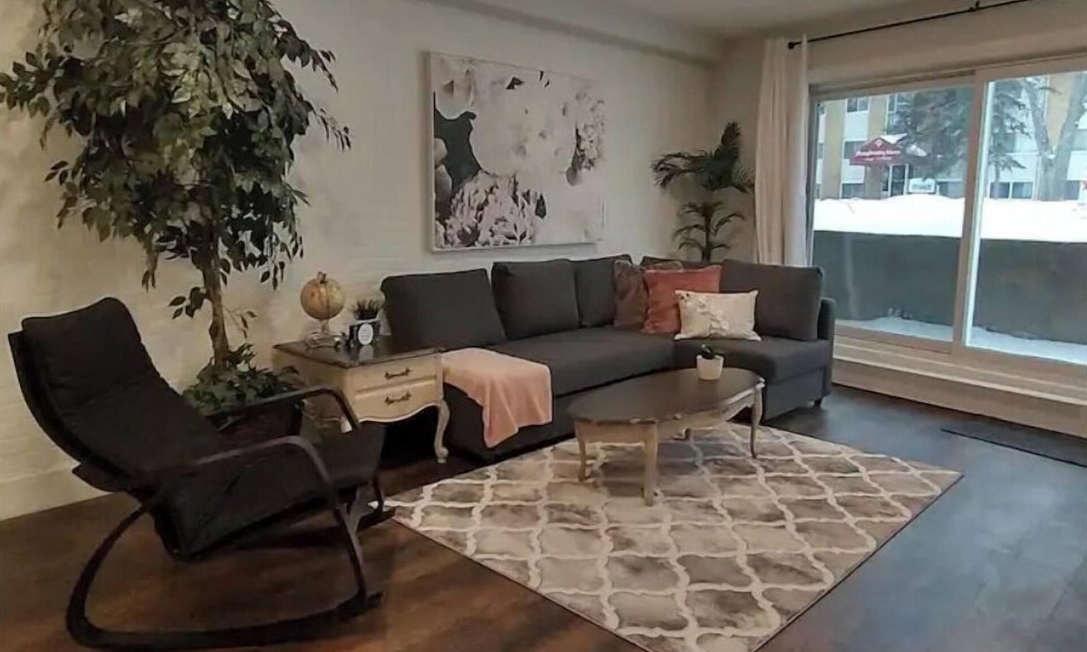 North Central Edmonton House | *Pet Friendly* Brewery District 1 Bdrm Hideout