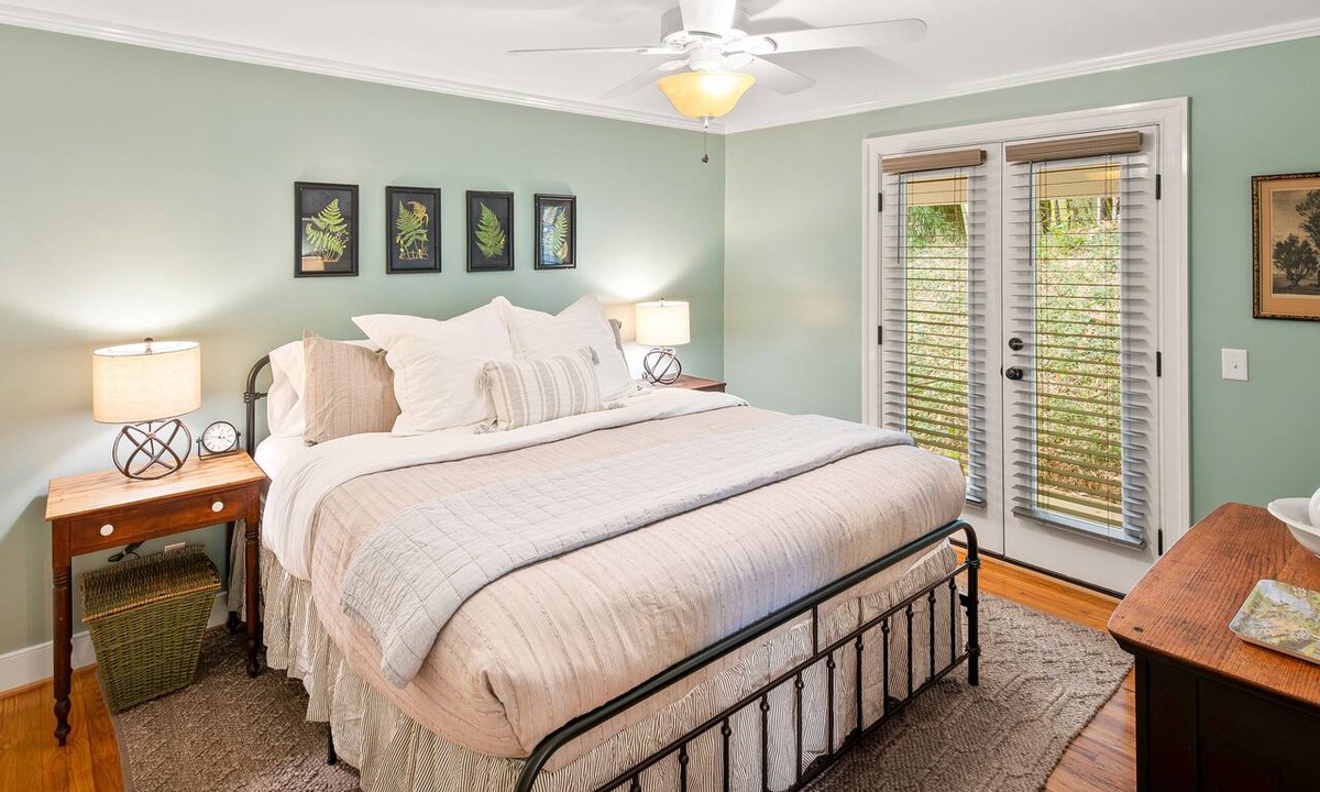 Batesville Cottage | Pet-Friendly Devon Cottage at Ivy Cottages