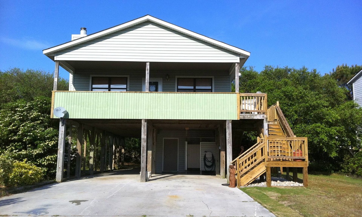 Colington House | Pet friendly sound side 3 Bdrm/2Bth Non Smoking Beach Box Private Home