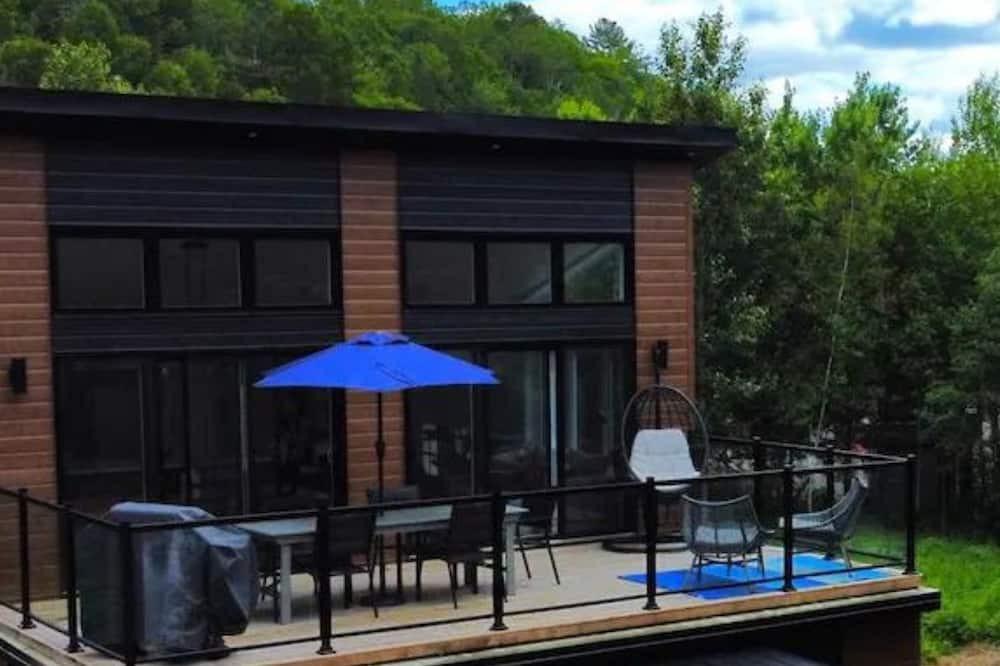 Saint-Alphonse-Rodriguez Ski Chalet | Phoenix Lac Gérard ☼ Lakefront ♥ Spa & Kayaks