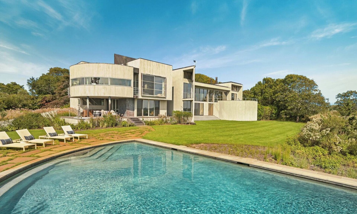 Eastport House | Pristine waterfront eco-estate with panoramic views, surrounded by 22.